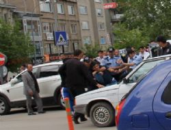 Kent Meydanında kavga